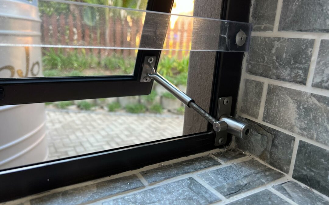 extra window security with locklatch