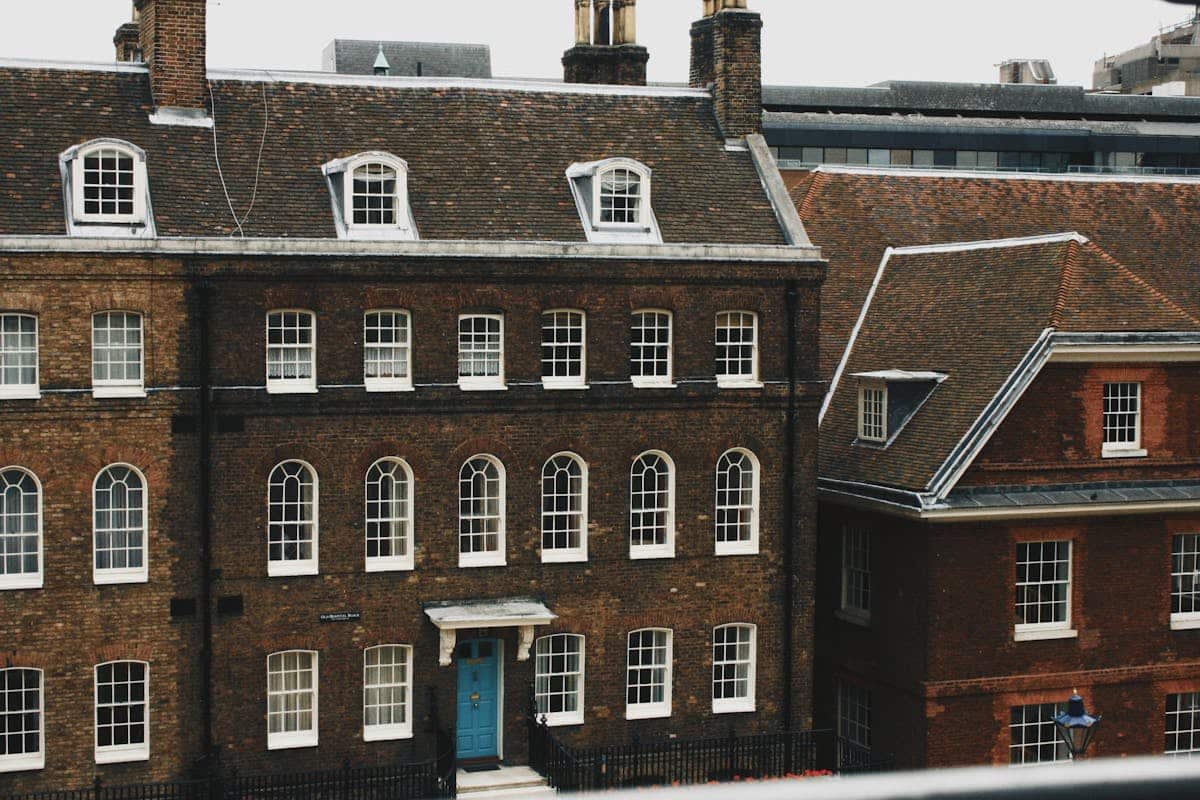 Sash window lock guide for UK period properties
